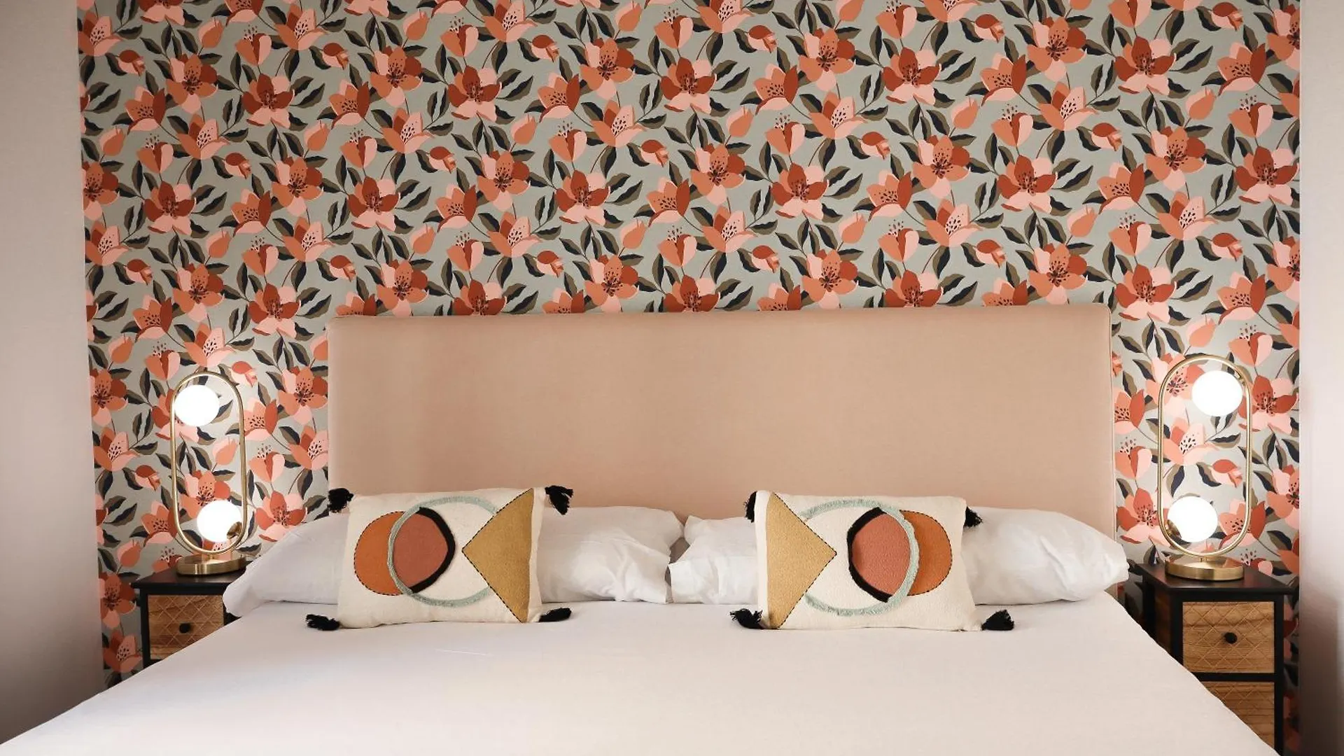 Monkeys Apartments Lumbreras Deluxe Seville Spain